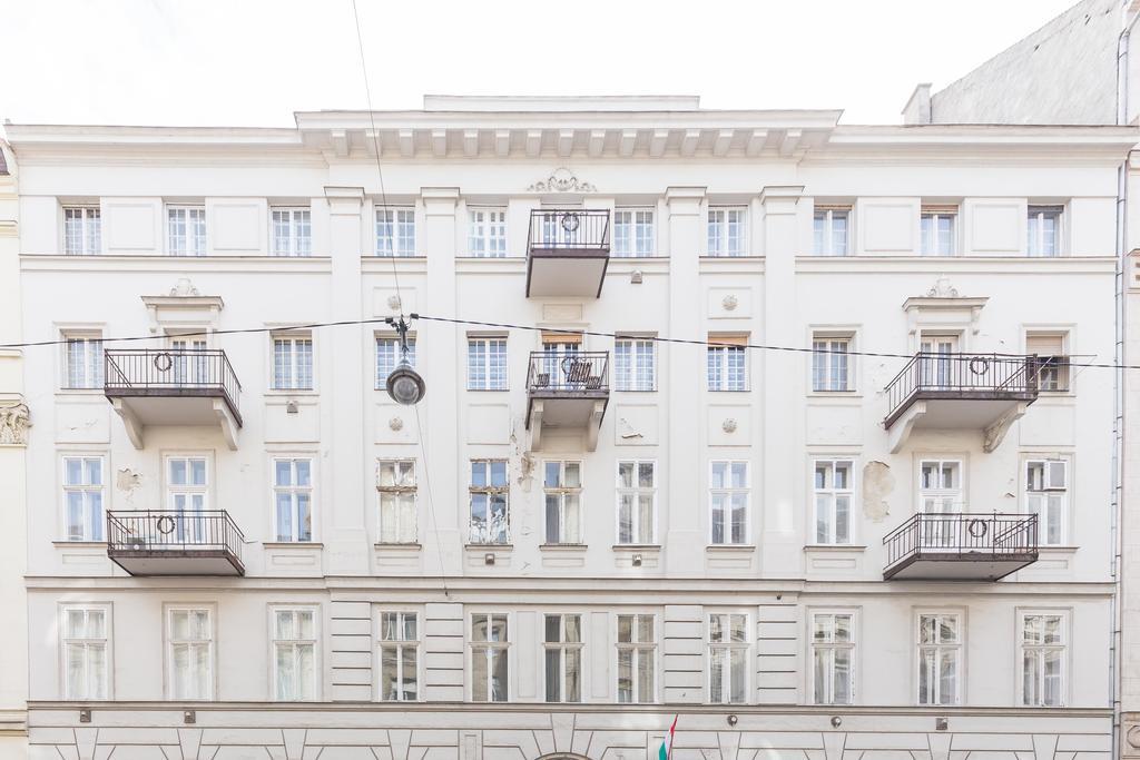 Real Zoltan Ii. * Budapesta